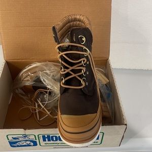 Wading shoes Size 9 new in box